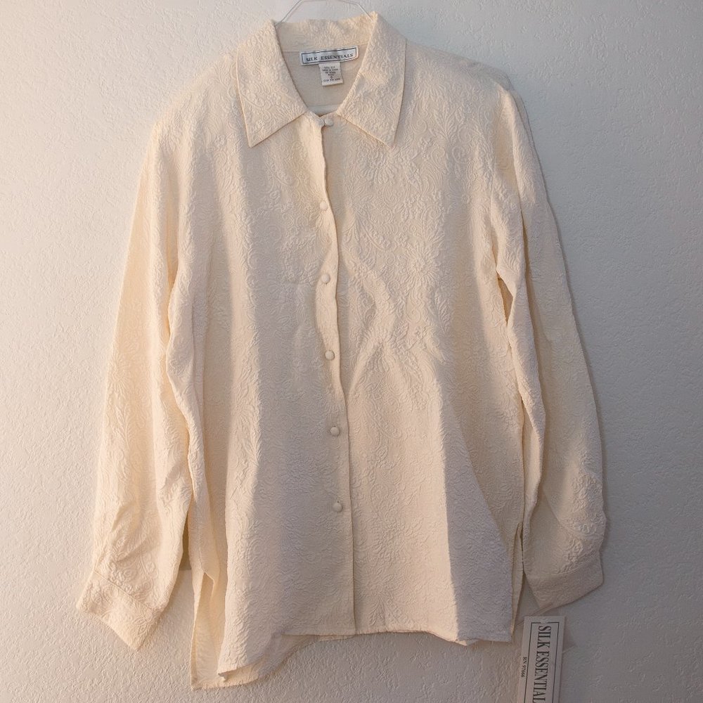 Silk blouse, floral pattern, NWT size S Eggshell white
